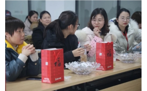 神農針推館《防治頸肩腰腿痛》專題講座走進株洲時代華先！